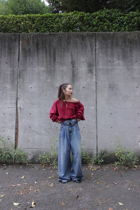 オフショルルーズニット